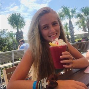 Meet your Posher, Lilly